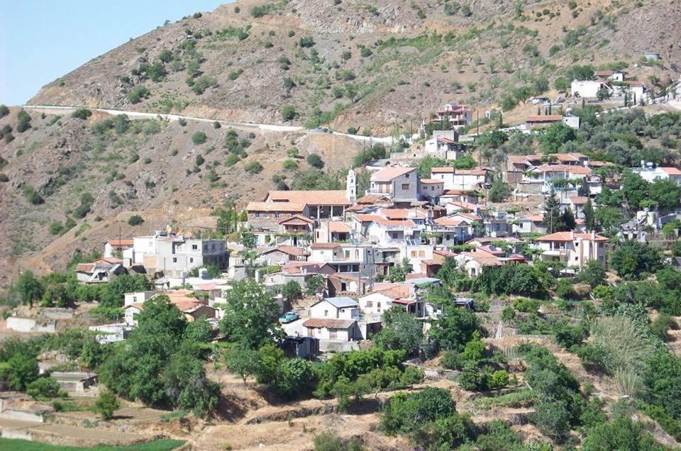 Kampi Double Storey House In The Village Nikosia Eksteriør bilde